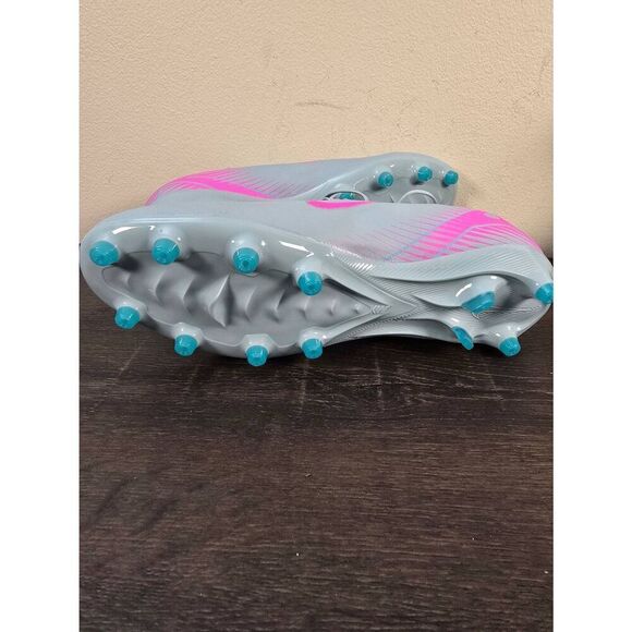 Athletic_Shoes